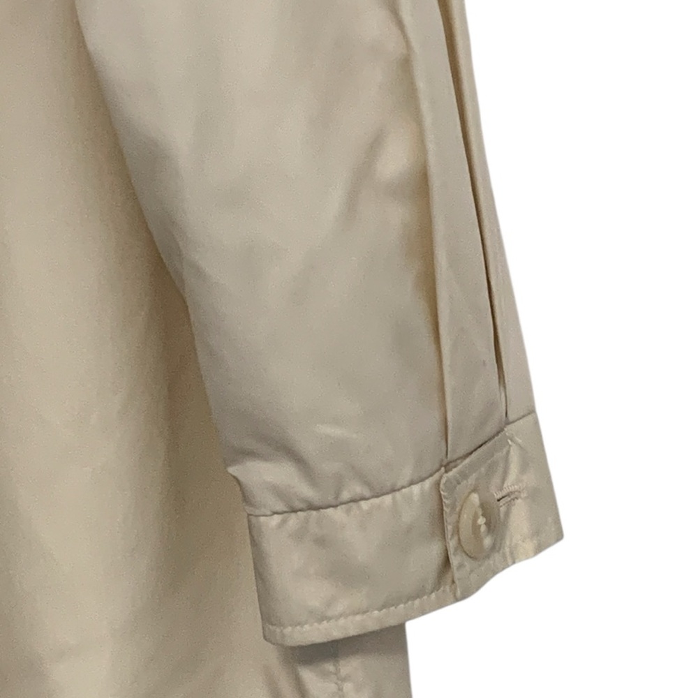 Vintage 80’s London Fog Nylon Rain Coat In Cream - Picture 9 of 14